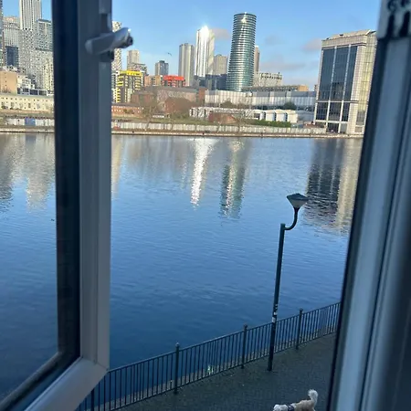 Beautiful View Apartment Near Canary Wharf London Exterior photo