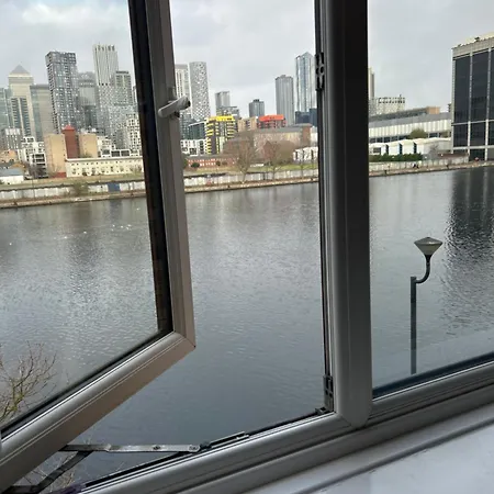 Beautiful View Apartment Near Canary Wharf London Exterior photo