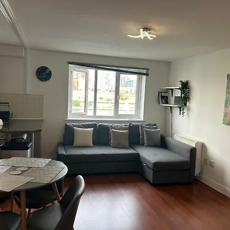 Beautiful View Apartment Near Canary Wharf London Exterior photo